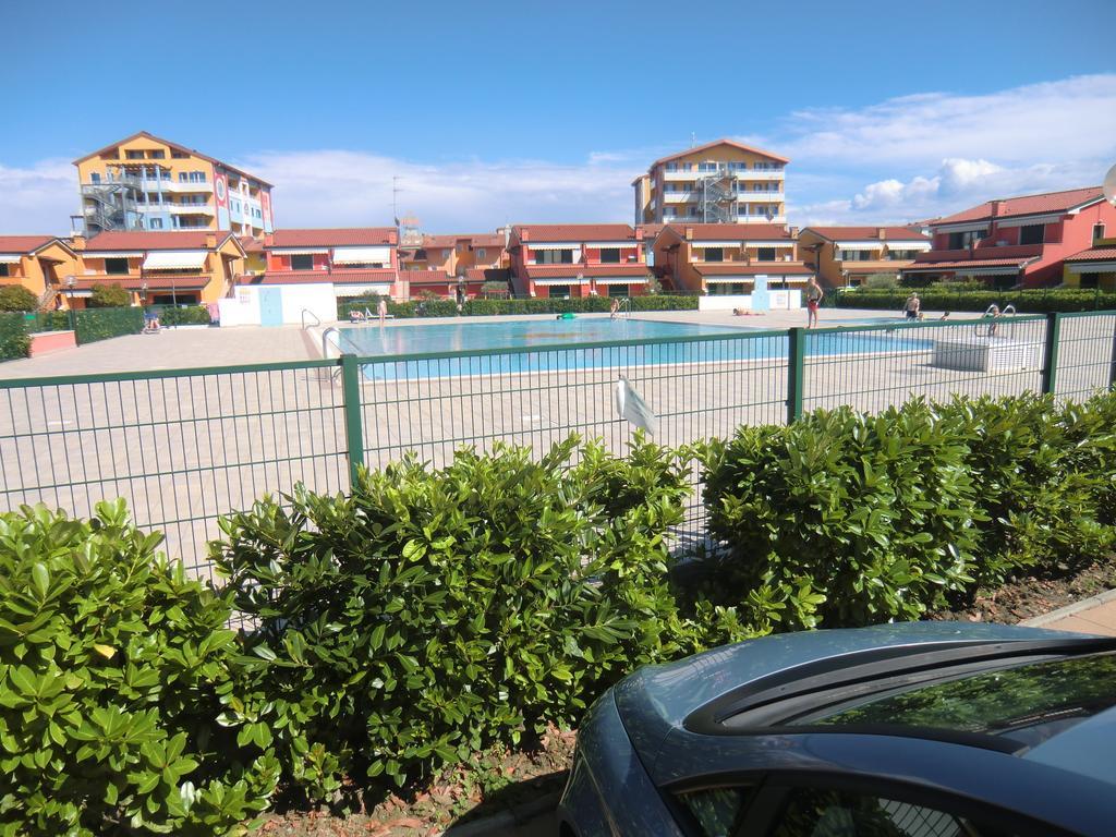 Residence Villaggio Dei Fiori Con Piscina E Posto Spiaggia Incluso Caorle Chambre photo
