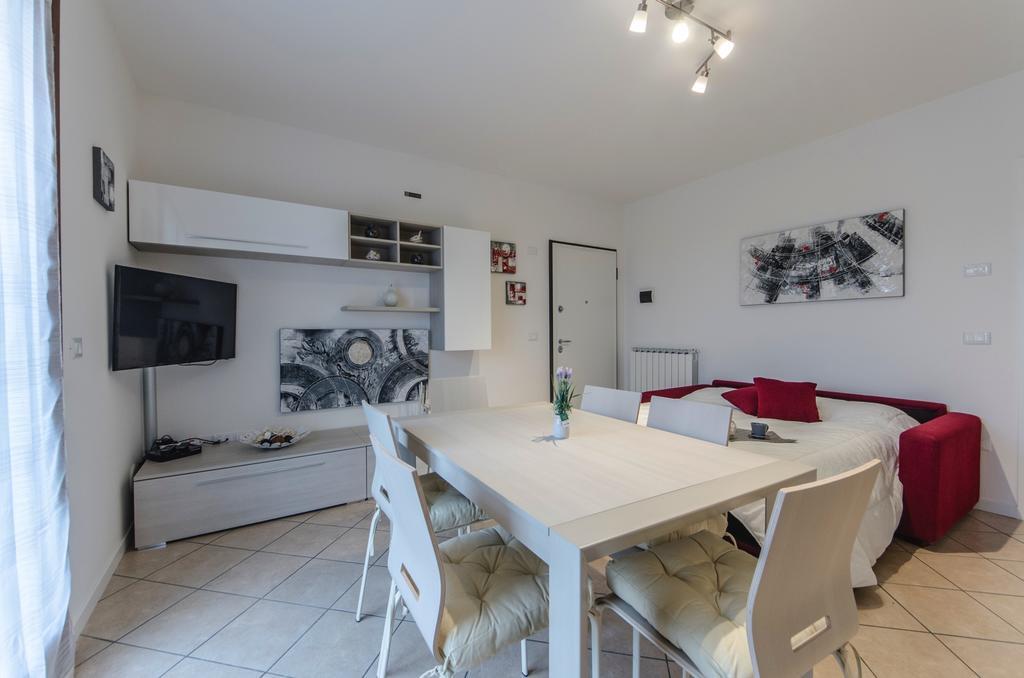Residence Villaggio Dei Fiori Con Piscina E Posto Spiaggia Incluso Caorle Chambre photo
